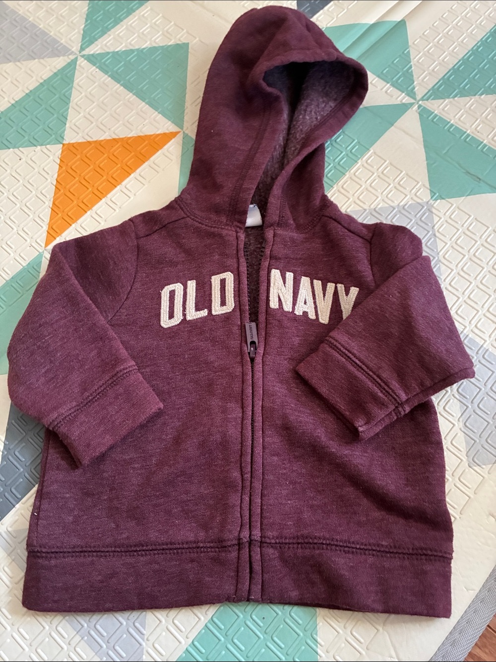 20/25$ 🧸 Old Navy Toddler Zip-Up Hoodie in Maroon